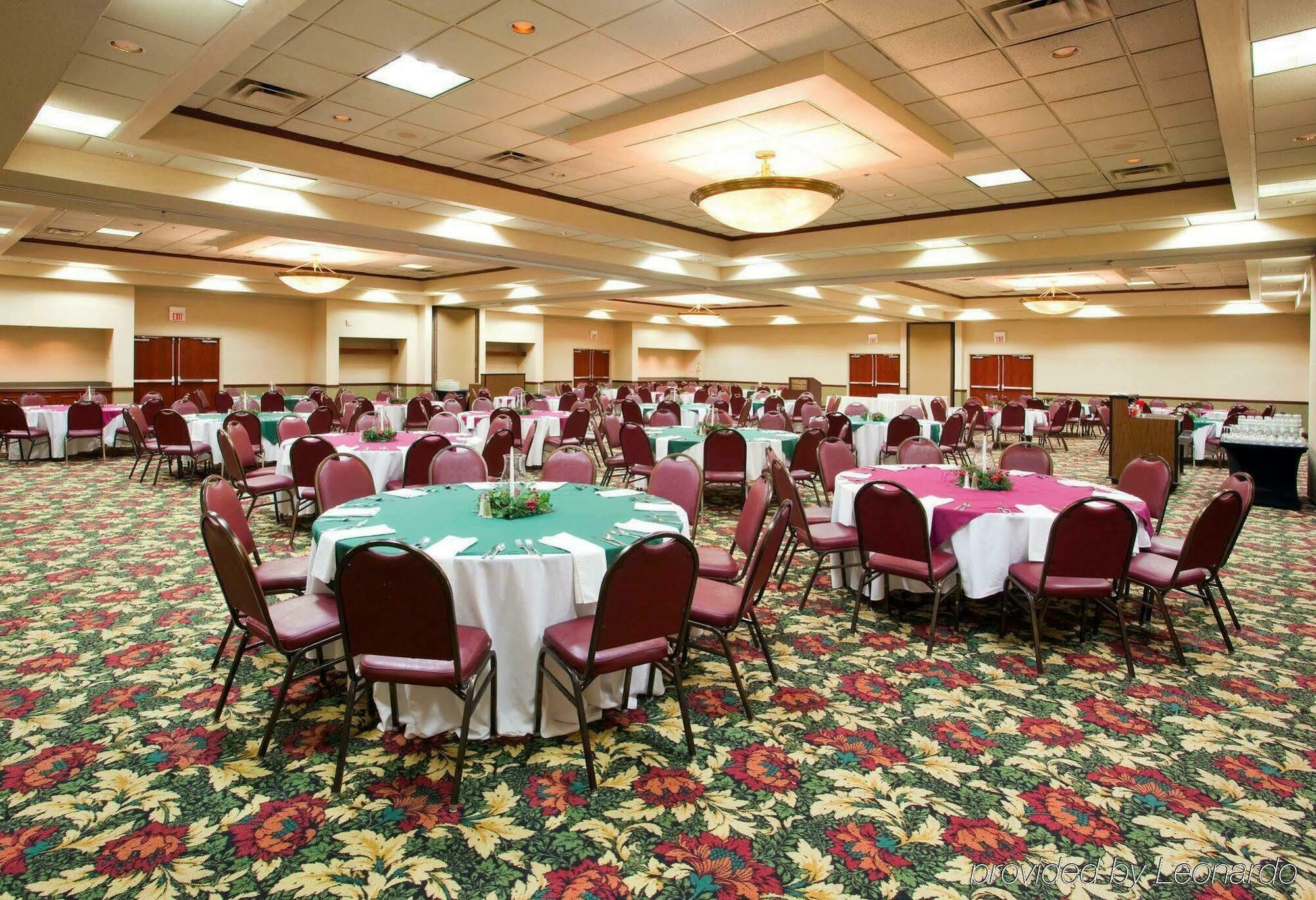 Holiday Inn Dayton/Fairborn I-675 By Ihg Экстерьер фото